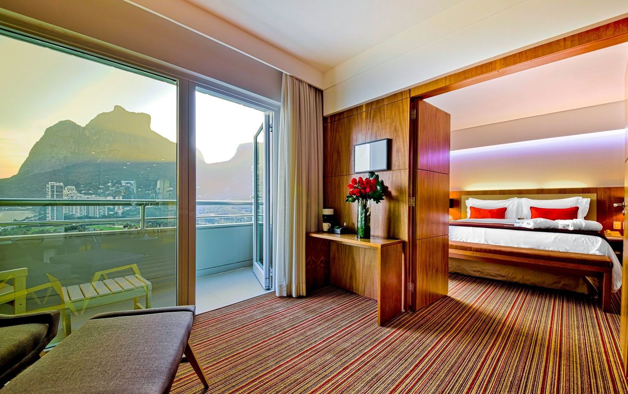 Pullman Rio De Janeiro Sao Conrado Hotel Exterior photo A room at the InterContinental Rio