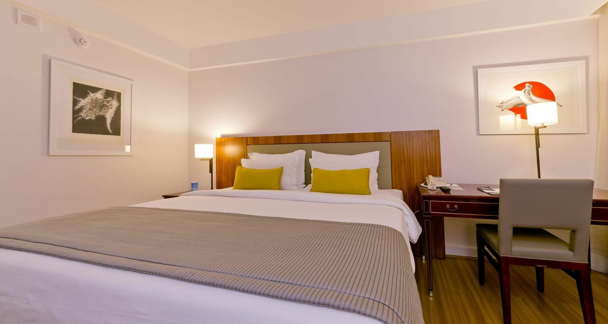 Pullman Rio De Janeiro Sao Conrado Hotel Exterior photo A room at the hotel